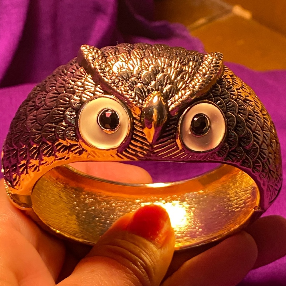 SALE 3/$20 Unique chunky gold tone OWL face clamper bangle bracelet